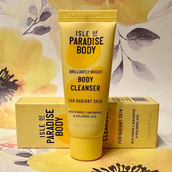5 for $15 🦋 ISLE OF PARADISE | Brilliantly Bright Body Cleanser - Picture 1 of 3